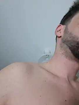 young swisscouple online show from January 17, 2026, 11:08 pm