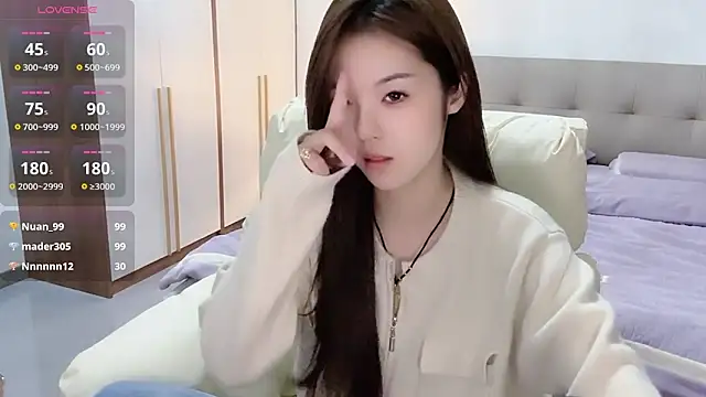 Snapshot of T-LL77- chatting on October 5, 2025, 3:54 pm T-LL77- online show from October 5, 2025, 3:54 pm