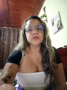 TiffanyTomshon online show from November 12, 2025, 3:51 am