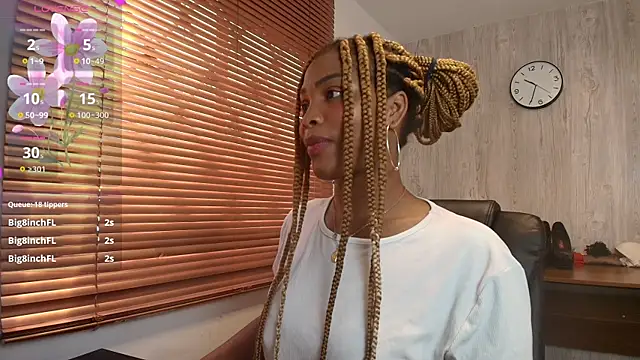 ArianaBeake online show from September 12, 2025, 3:34 pm