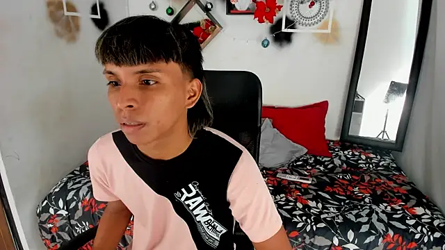 tyler twink boy online show from December 21, 2025, 2:02 pm