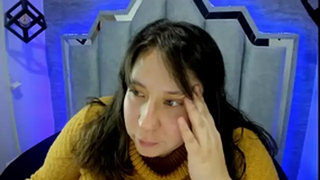  Emily rosee  online show from October 13, 2025, 12:16 pm