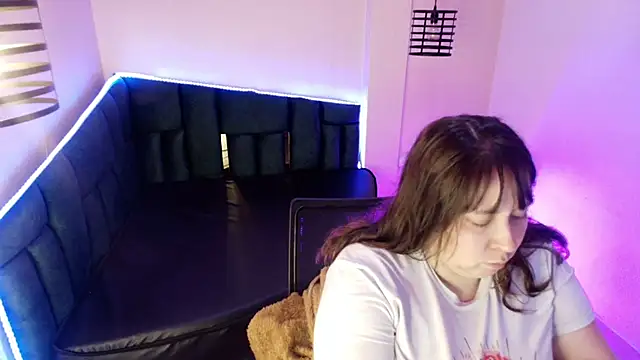  Emily rosee  online show from December 3, 2025, 11:30 am