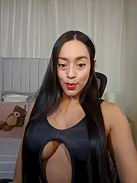AriadnaTaylor online show from May 12, 2026, 5:43 pm
