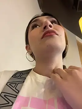 Snapshot of Isa_Villamarin chatting on October 15, 2025, 2:39 pm Isa Villamarin online show from October 15, 2025, 2:39 pm