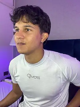 Snapshot of Leo_Savage_ chatting on October 5, 2025, 3:49 am Leo Savage online show from October 5, 2025, 3:49 am
