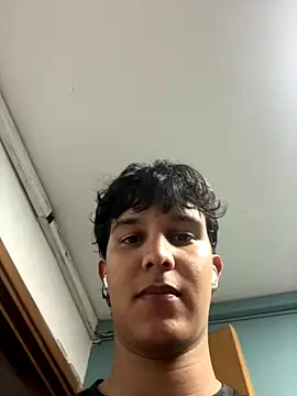 Snapshot of Leo_Savage_ chatting on October 8, 2025, 3:04 am Leo Savage online show from October 8, 2025, 3:04 am