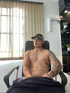 Snapshot of Alexander_ferre chatting on July 10, 2026, 1:36 pm Alexander ferre online show from July 10, 2026, 1:36 pm