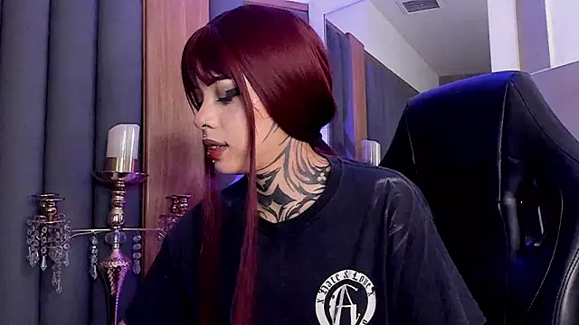 Snapshot of misstomie_ chatting on September 17, 2025, 9:38 pm misstomie online show from September 17, 2025, 9:38 pm