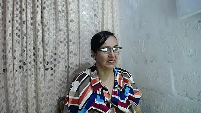 Snapshot of gabbyparker_ chatting on November 16, 2025, 11:10 pm gabbyparker online show from November 16, 2025, 11:10 pm