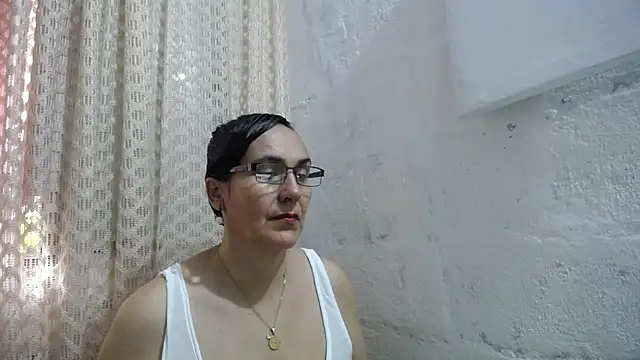 Snapshot of gabbyparker_ chatting on November 19, 2025, 9:15 pm gabbyparker online show from November 19, 2025, 9:15 pm