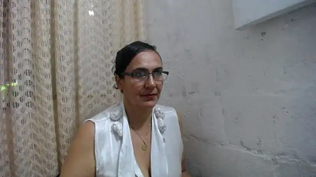 gabbyparker  online show from December 17, 2025, 9:54 pm