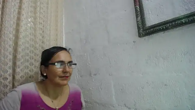 gabbyparker  online show from February 13, 2026, 11:45 pm