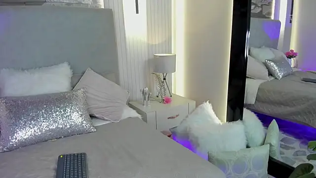 HannahCollyns online show from October 26, 2025, 5:19 pm