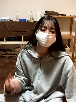 Snapshot of happy_hino chatting on October 5, 2025, 10:02 am happy hino online show from October 5, 2025, 10:02 am