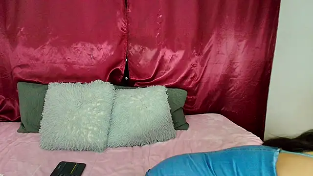 Snapshot of LilyRousee chatting on October 22, 2025, 2:56 am LilyRousee online show from October 22, 2025, 2:56 am