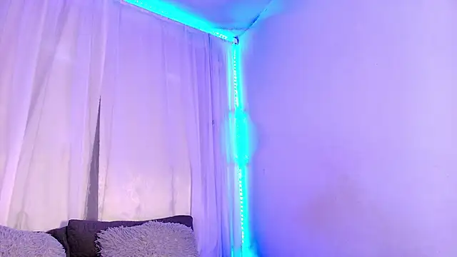 Snapshot of LilyRousee chatting on February 14, 2026, 7:32 pm LilyRousee online show from February 14, 2026, 7:32 pm