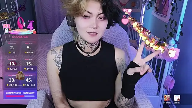 Snapshot of GothXRaven chatting on December 17, 2025, 11:38 am GothXRaven online show from December 17, 2025, 11:38 am