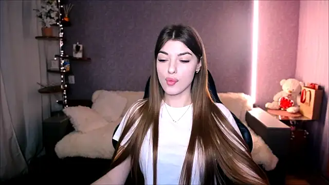 Snapshot of Dianaa_Lee0 chatting on February 19, 2026, 8:27 pm Dianaa Lee0 online show from February 19, 2026, 8:27 pm