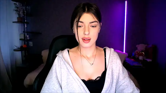 Snapshot of Dianaa_Lee0 chatting on March 25, 2026, 2:45 pm Dianaa Lee0 online show from March 25, 2026, 2:45 pm