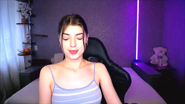 Snapshot of Dianaa_Lee0 chatting on May 11, 2026, 2:45 pm Dianaa Lee0 online show from May 11, 2026, 2:45 pm