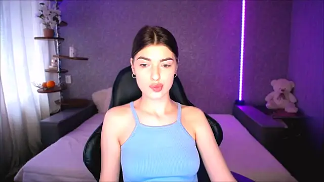 Snapshot of Dianaa_Lee0 chatting on May 18, 2026, 1:06 pm Dianaa Lee0 online show from May 18, 2026, 1:06 pm