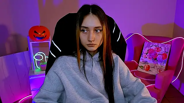 Snapshot of olivianorton chatting on October 23, 2025, 3:11 pm olivianorton online show from October 23, 2025, 3:11 pm