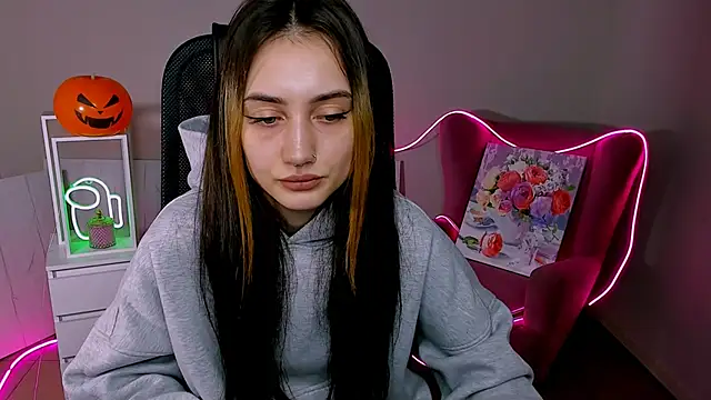 Snapshot of olivianorton chatting on October 28, 2025, 1:36 pm olivianorton online show from October 28, 2025, 1:36 pm