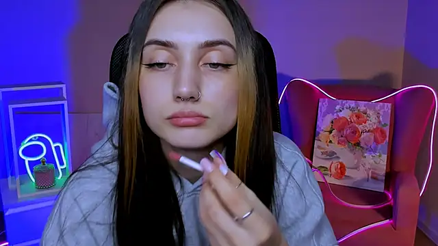 Snapshot of olivianorton chatting on November 12, 2025, 3:45 pm olivianorton online show from November 12, 2025, 3:45 pm