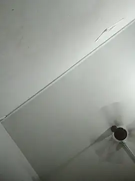 hotshreya69 online show from September 13, 2025, 3:28 am