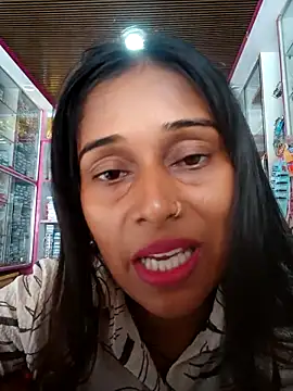 hotshreya69 online show from September 18, 2025, 8:27 am