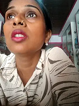 hotshreya69 online show from September 25, 2025, 7:23 am