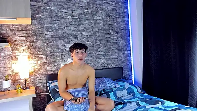 Snapshot of Theimperialboys_ chatting on January 18, 2026, 4:16 am Theimperialboys online show from January 18, 2026, 4:16 am