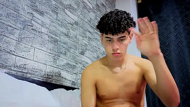 Snapshot of Theimperialboys_ chatting on February 10, 2026, 2:26 am Theimperialboys online show from February 10, 2026, 2:26 am