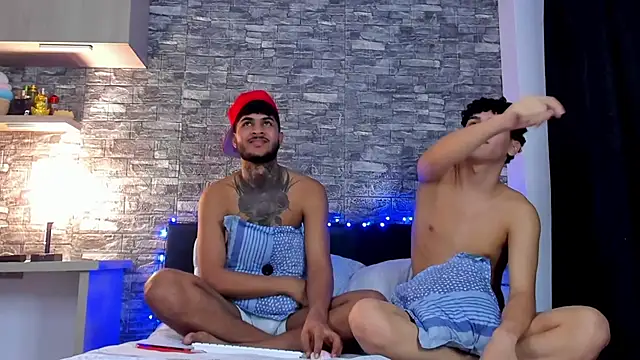 Snapshot of Theimperialboys_ chatting on February 28, 2026, 12:44 am Theimperialboys online show from February 28, 2026, 12:44 am