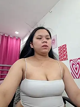 avery in paradisexx online show from May 12, 2026, 9:50 am