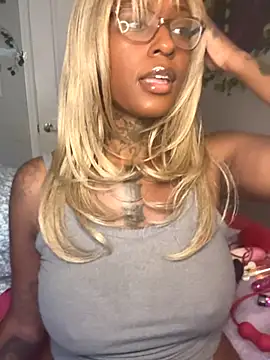 Snapshot of MistiSavannah chatting on November 7, 2025, 3:12 pm MistiSavannah online show from November 7, 2025, 3:12 pm