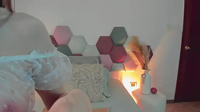 Snapshot of SamantaVee chatting on November 11, 2025, 11:43 am SamantaVee online show from November 11, 2025, 11:43 am