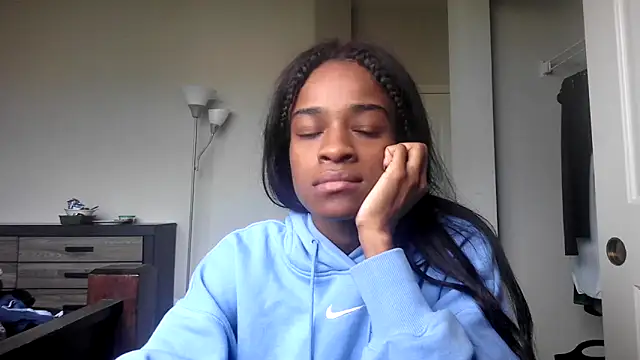 Snapshot of Marlowlovee chatting on September 25, 2025, 4:00 pm Marlowlovee online show from September 25, 2025, 4:00 pm