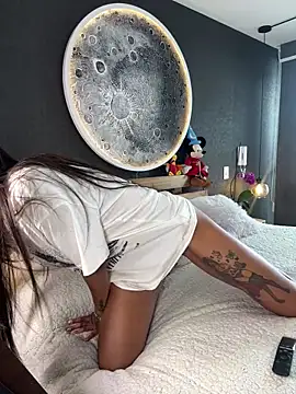 Sarajames online show from November 11, 2025, 6:19 pm