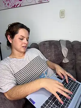 miacarrot online show from April 19, 2026, 2:33 am