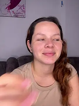 miacarrot online show from April 25, 2026, 2:47 am
