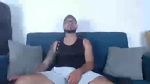 Eric Evans1 online show from October 16, 2025, 4:02 am