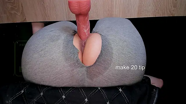 Snapshot of Cameltoe_squirt_inPants chatting on December 7, 2024, 4:14 pm Cameltoe squirt inPants online show from December 7, 2024, 4:14 pm