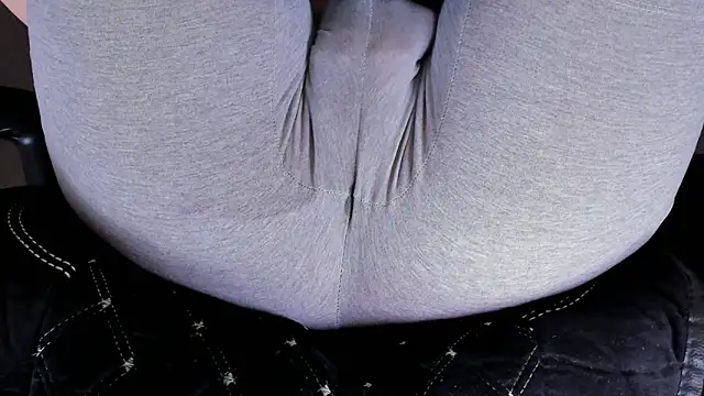 Snapshot of Cameltoe_squirt_inPants chatting on October 7, 2025, 11:29 am Cameltoe squirt inPants online show from October 7, 2025, 11:29 am