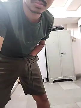 Snapshot of COme8989 chatting on November 19, 2025, 8:42 pm COme8989 online show from November 19, 2025, 8:42 pm