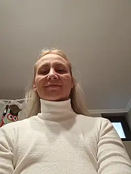 merlyn4 online show from November 27, 2025, 7:54 am