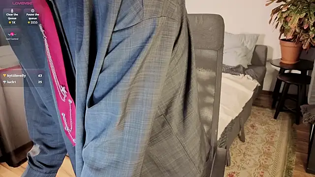 Snapshot of Your_avatar chatting on March 10, 2026, 8:14 pm Your avatar online show from March 10, 2026, 8:14 pm