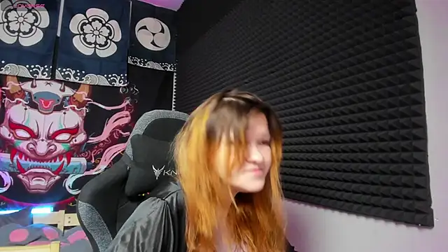 Nora lovvvv online show from October 25, 2025, 10:12 am