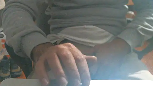 Snapshot of adoroleporke chatting on November 10, 2025, 6:51 pm adoroleporke online show from November 10, 2025, 6:51 pm